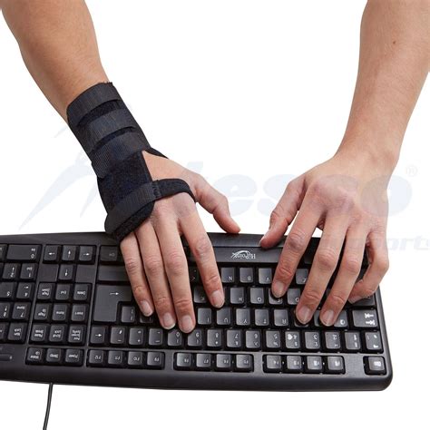 Actesso Wrist Support Brace for Carpal Tunnel, Sprain, Arthritis CTS ...