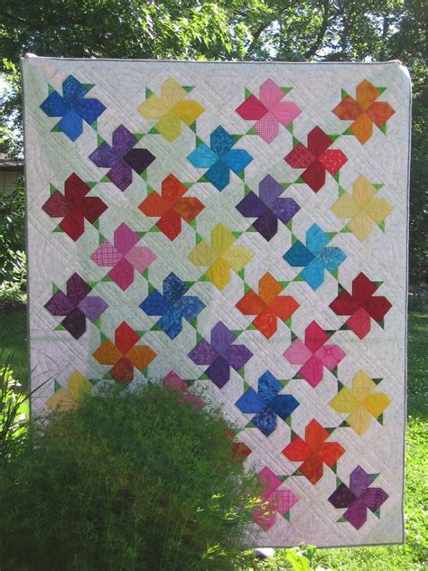 ckcrafts.co | Flower quilt patterns, Flower quilts, Half square ...