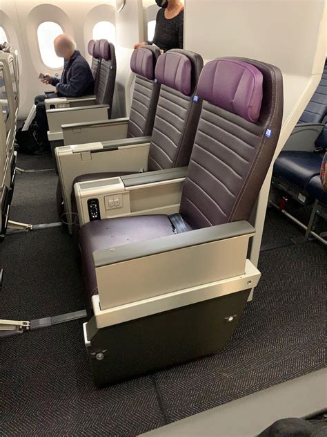 United Airlines Premium Economy Class: IAD-SFO B787-9 – Palo Will Travel