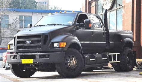 Ford F-650 Super Duty is matte black in China - CarNewsChina.com