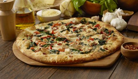 Asiago Grilled Chicken Pizza Recipe - Grande Cheese