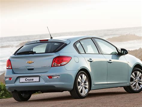 Chevrolet Cruze Hatchback Photos and Specs. Photo: Chevrolet Cruze ...