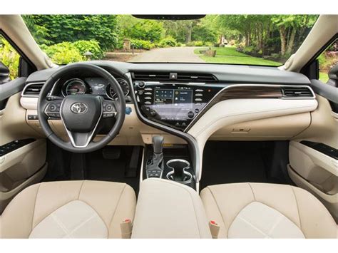 2018 Toyota Camry Hybrid: 71 Interior Photos | U.S. News