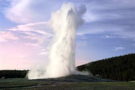 10 Things You May Not Know About Yellowstone National Park - History Lists