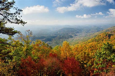 Smoky Mountains Fall Foliage and Weather Forecast [2021] | Visiting the ...