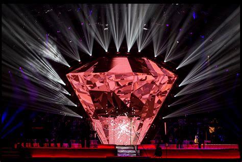 Neil Diamond - Melody Road Tour 2015 | Stage design, Stage lighting ...