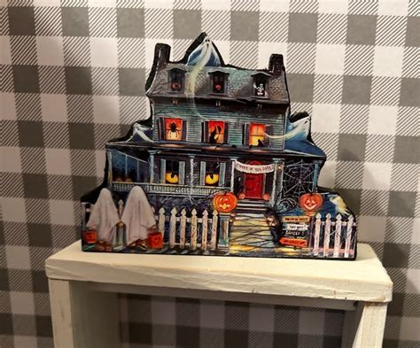 10 Miniature Haunted Houses To Spook Up Your Halloween