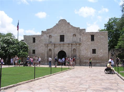 File:San Antonio Texas Alamo.JPG