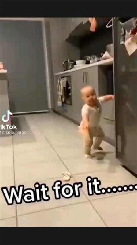 wait for it 😂😂 | Funny baby gif, Baby memes, Funny babies dancing