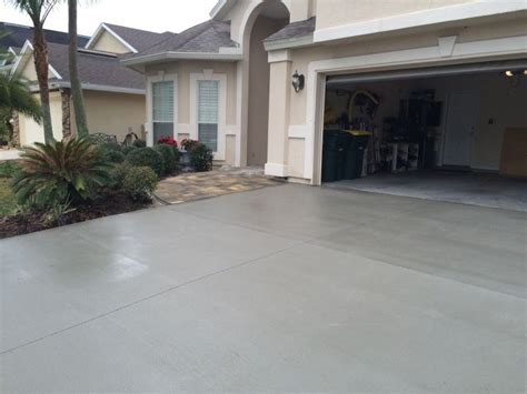 How To Paint A Concrete Driveway - Agepedia