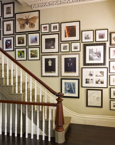 Wall Galleries - 58 Ways To Organize A Frame Gallery - Do-It-Yourself ...