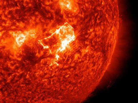 Sun Emits a Mid-level Solar Flare | NASA