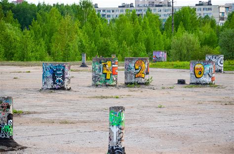 01.06.2022 St. Petersburg. Graffiti on abandoned concrete parts 9334688 ...