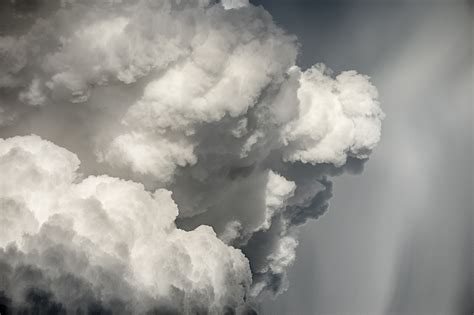 Stunning Cloud Photos Capture the Beauty of a Brewing Storm