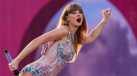 Eras Tour: Videos from Taylor Swift's Cincinnati show