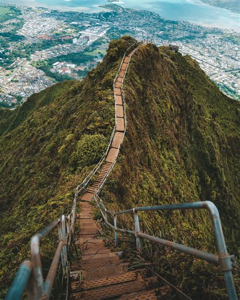 Stairway to Heaven hike in Hawaii. One of my favorite hikes ever : r/pics