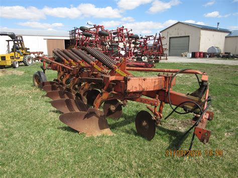 Front of 5 bottom Case plow | Farm equipment, Old farm, Ranch farm