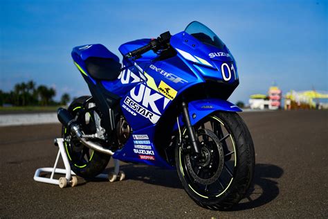 SUZUKI GIXXER SF 250 MOTOGP EDITION UNVEILED: FIRST LOOK - GearOpen.com