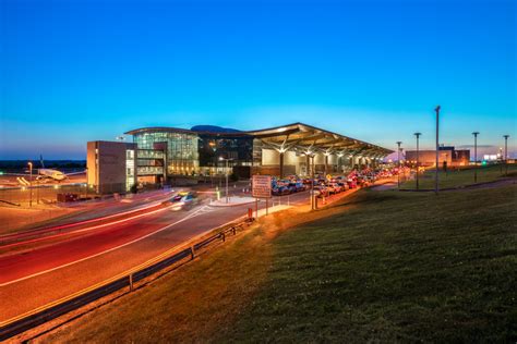 60,000 Expected To Travel Through Cork Airport This August Bank Holiday ...