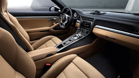 Porsche Cars - News: 911 Targa looses top in style