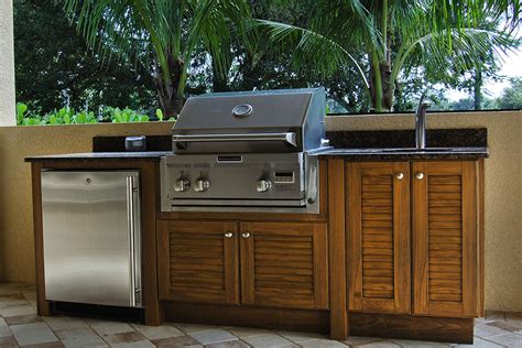 Best Weatherproof Outdoor Summer Kitchen Cabinets in Melbourne FL