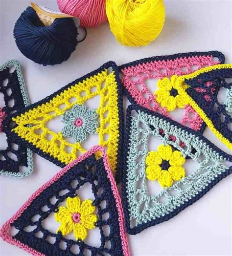 Crochet Flower Bunting - Free Pattern - Annie Design Crochet