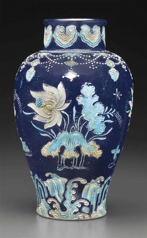 A FAHUA VASE , MING DYNASTY, 15TH-16TH CENTURY | Christie's