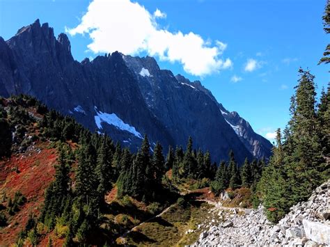 Cascade Pass Trail - Full Guide & GPS Coordinates