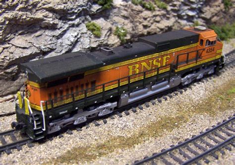 N Custom Kato BNSF C44-9W | TrainBoard.com - The Internet's Original