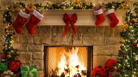 Beautiful Christmas Music, Fireplace Sounds, Relaxing Christmas Classic ...