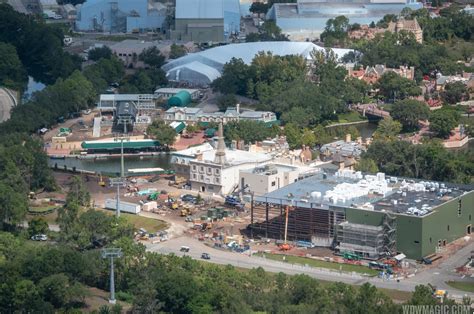 Construction update on the Ratatouille ride and Disney Skyliner at ...