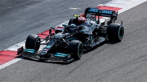 Dramas for Mercedes as F1 testing begins - Speedcafe.com