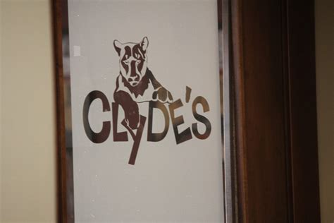 Clyde’s Gastropub reopens with new and old menu choices - The Scribe