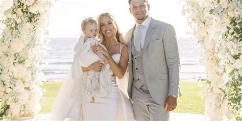 Patrick Mahomes Marries Brittany Matthews in Hawaii Wedding - Celebrity ...