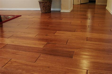 File:Wood flooring made of hickory wood.jpg - Wikimedia Commons