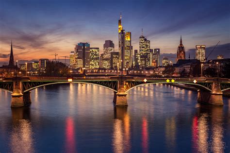 Frankfurt - Skyline bei Nacht - Fototante