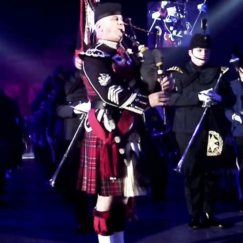 “Amazing Grace” performed by 200 bagpipes brings audience to tears ...