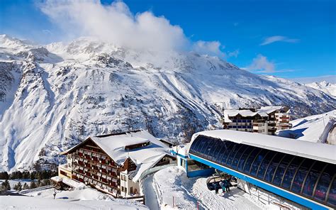 Early Season Ski Resorts in Austria