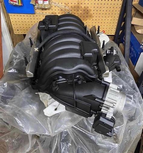 392 6.4 Hemi Intake Manifold for sale - American Muscle Parts