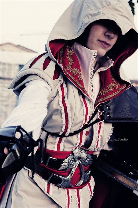 Ezio Auditore cosplay - the small details. Frills for females ...