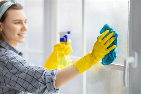 Cleaning Different Types of Glass | First Response Glass