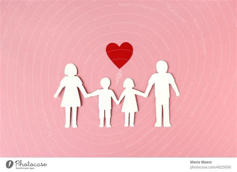 Family happiness | paper chain of a family with heart symbol - a ...