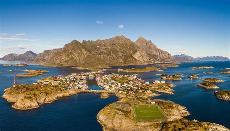 Henningsvær, Lofoten: The World's Most Picturesque Football Pitch ...