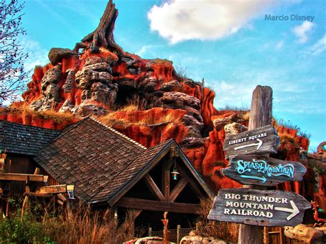 The Walt Disney World Picture of the Day: Splash Mountain Sign