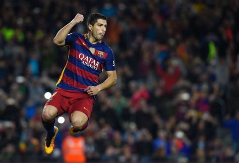 La Liga: Goal-machine Luis Suarez keeps Barcelona top | CNN