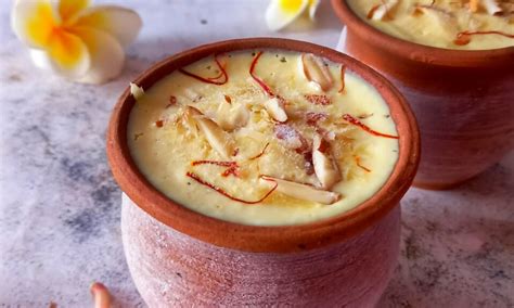 Kesar Malai Matka Kulfi | Kulfi Recipe - Candid Treat