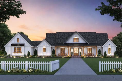 Modern Farmhouse Plan: 2,520 Square Feet, 3 Bedrooms, 2.5 Bathrooms ...