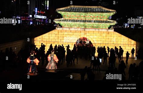 Korean traditional lanterns and spectators in Cheonggyecheon Lantern ...