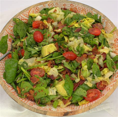 wilted spinach salad with bacon sq