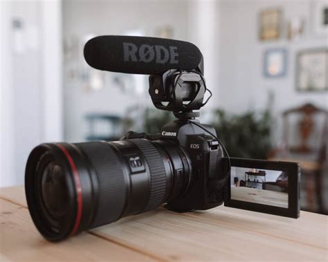 The 19 Best Cameras for Vlogging in 2020 (The Ultimate Buying Guide)